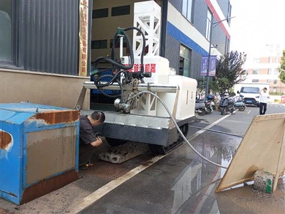 Betona augstspiediena ūdens nojaukšanas sistēma